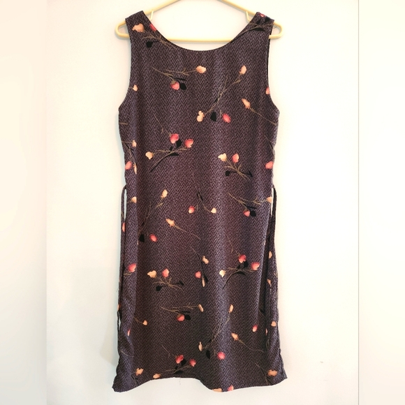 Hillary & Hansen Gray Floral Print Dress. Tie Back. Looks embroidered. Size 12 - Picture 4 of 4